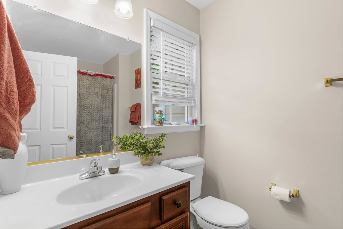 Image for For Sale | 5 BR/3.5 BA Traditional 2,286 SF Home | 6013 Summerhouse Ct | 23112