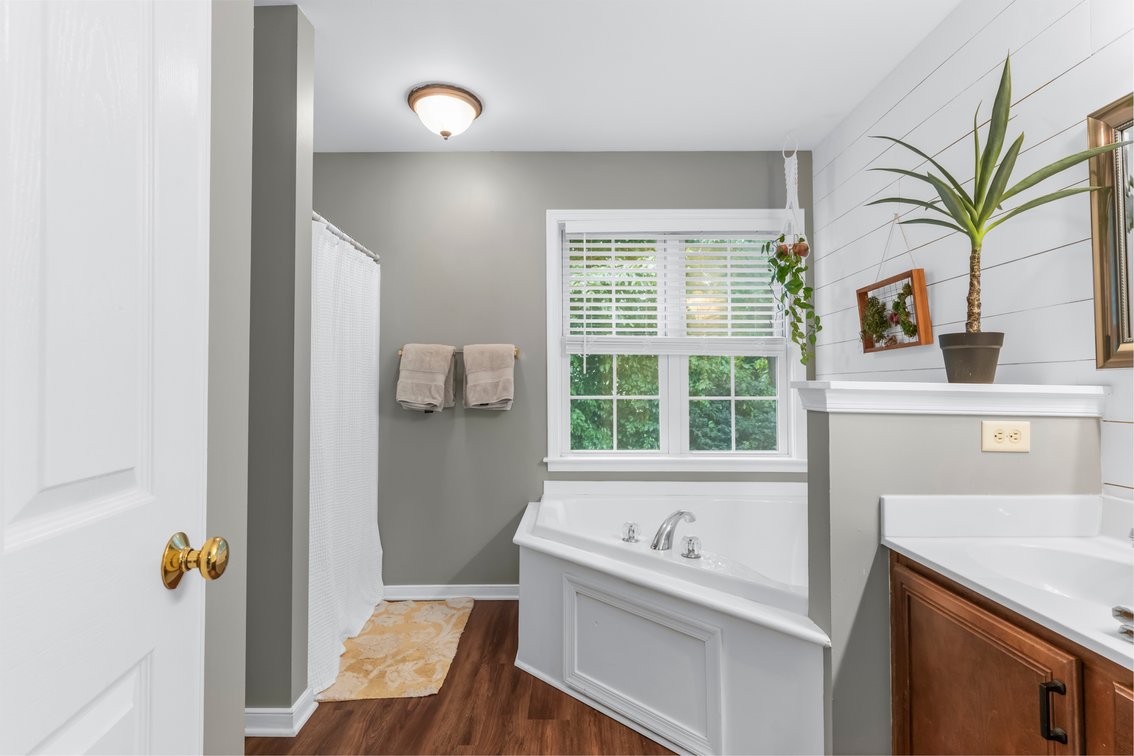 Image for For Sale | 5 BR/3.5 BA Traditional 2,286 SF Home | 6013 Summerhouse Ct | 23112