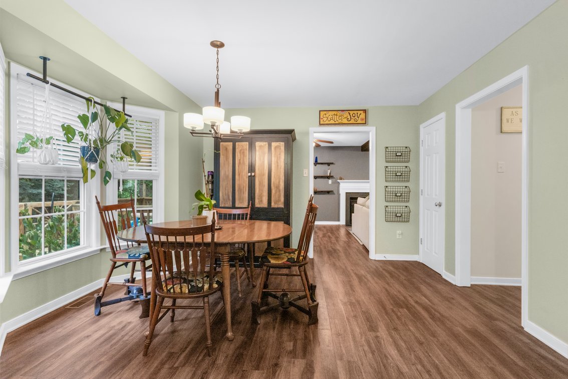 Image for For Sale | 5 BR/3.5 BA Traditional 2,286 SF Home | 6013 Summerhouse Ct | 23112