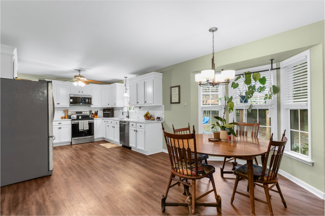 Image for For Sale | 5 BR/3.5 BA Traditional 2,286 SF Home | 6013 Summerhouse Ct | 23112