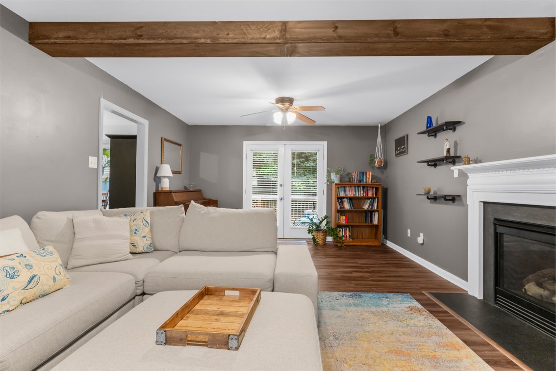 Image for For Sale | 5 BR/3.5 BA Traditional 2,286 SF Home | 6013 Summerhouse Ct | 23112