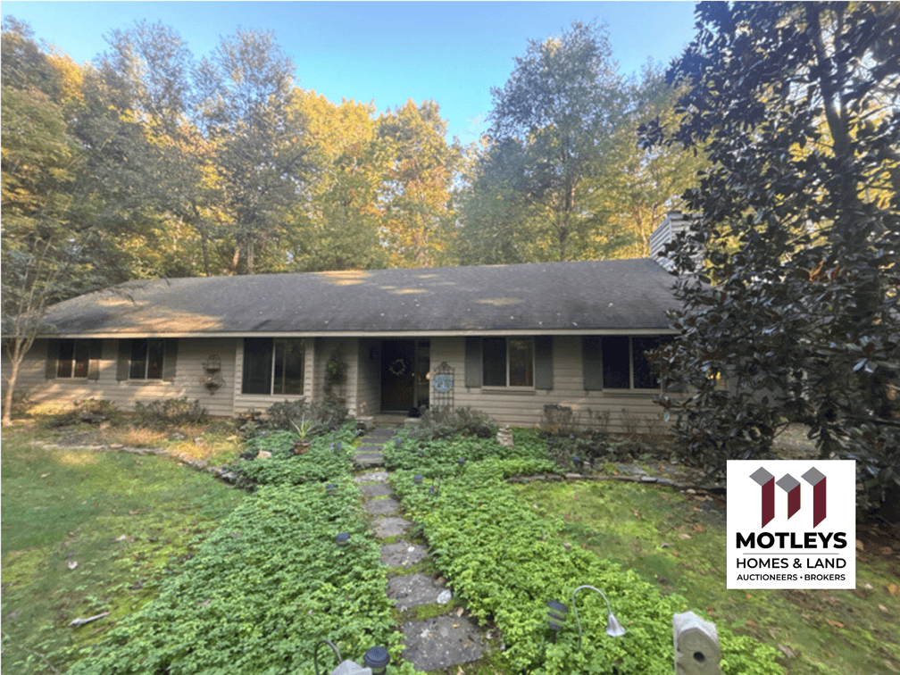 Public Auction | Earlysville, VA | Single-Family Home in Earlysville Forest | 3 BR / 2 BA Rancher on 1.38± Acres | 1,712± SF | 1130 Hunters Ridge Road | 22936