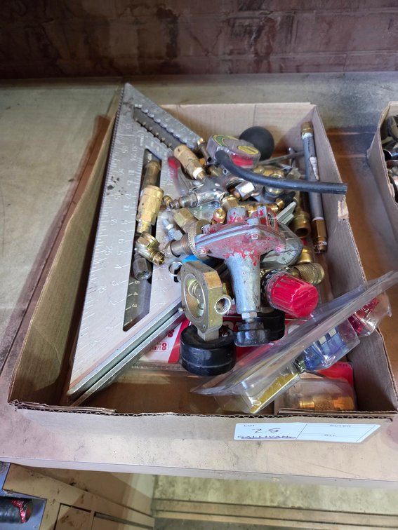 FLAT OF VARIOUS TOOLS