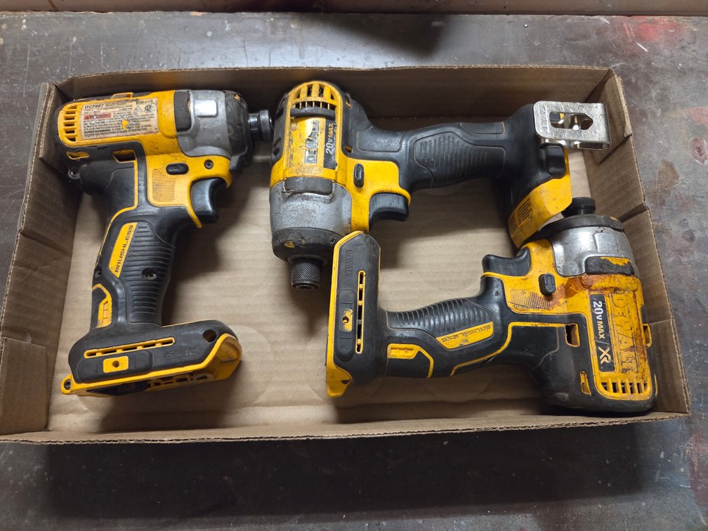 GROUP OF IMPACT DRIVERS