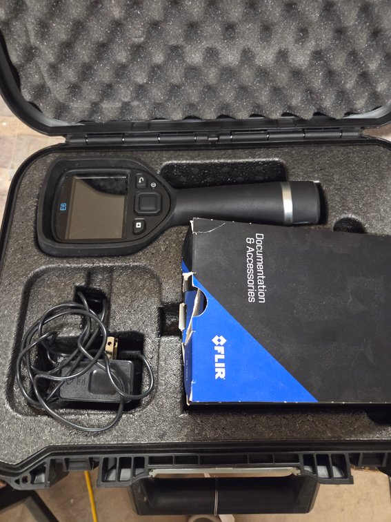 THERMAL CAMERA, FLIR, W/ BATTERY, CHARGER, CASE