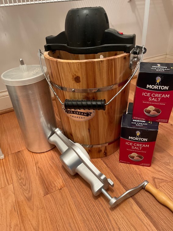 Elite Gourmet Old Fashioned Ice Cream Maker