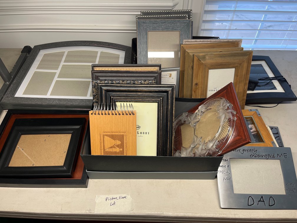 Multiple Sizes Picture Frames