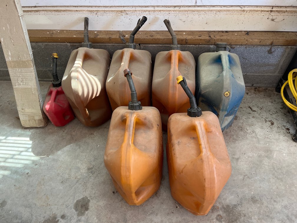 7 Gas Cans