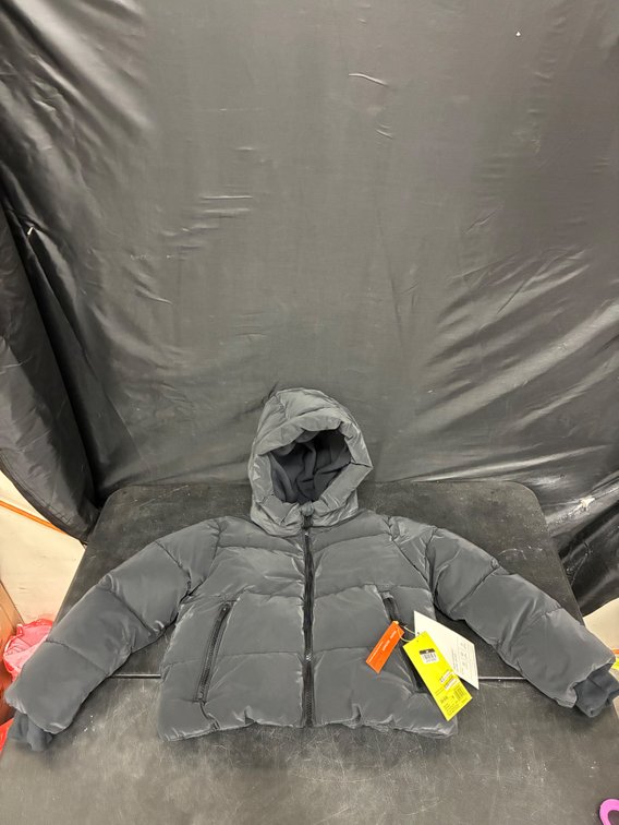Target Girls' Hooded Puffer Jacket, Size XS (4/5) - Est. Retail $45