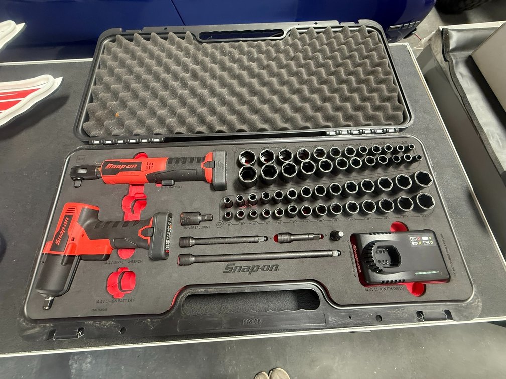 Snap-on 14.4V Brushless Impact Wrench & Ratchet Set