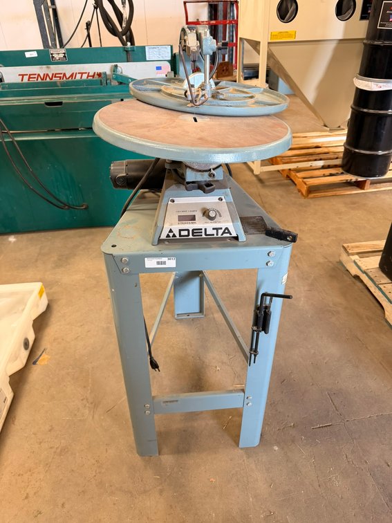Delta 40-601 Variable Speed Scroll Saw on Stand