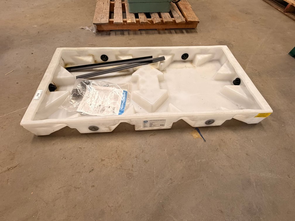 New Pig PAK529 Poly Modular Spill Deck