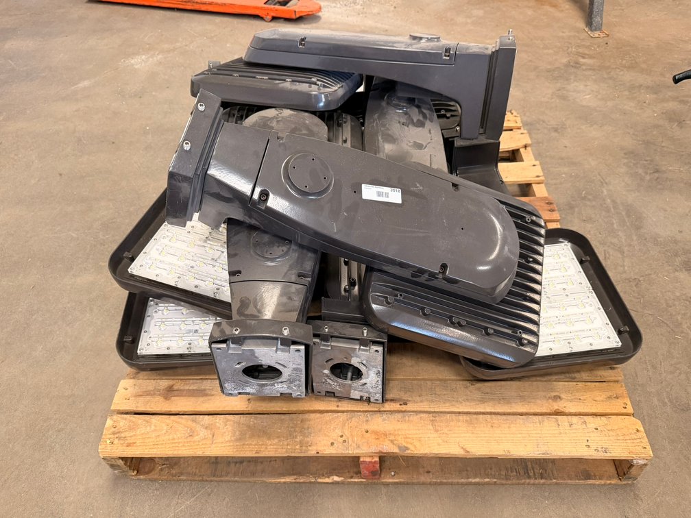 Commercial Outdoor LED Area Light Fixtures