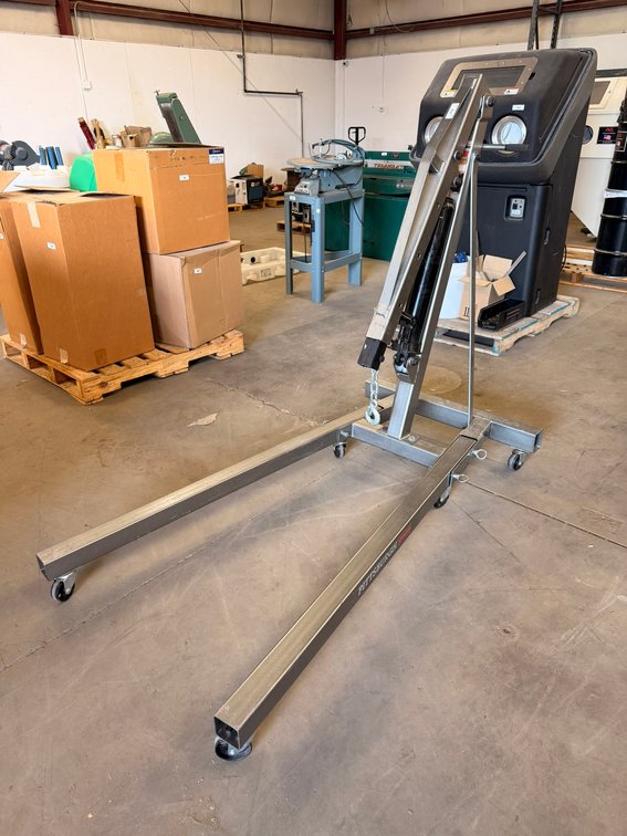 Pittsburgh Automotive 60388 2 Ton Folding Engine Crane
