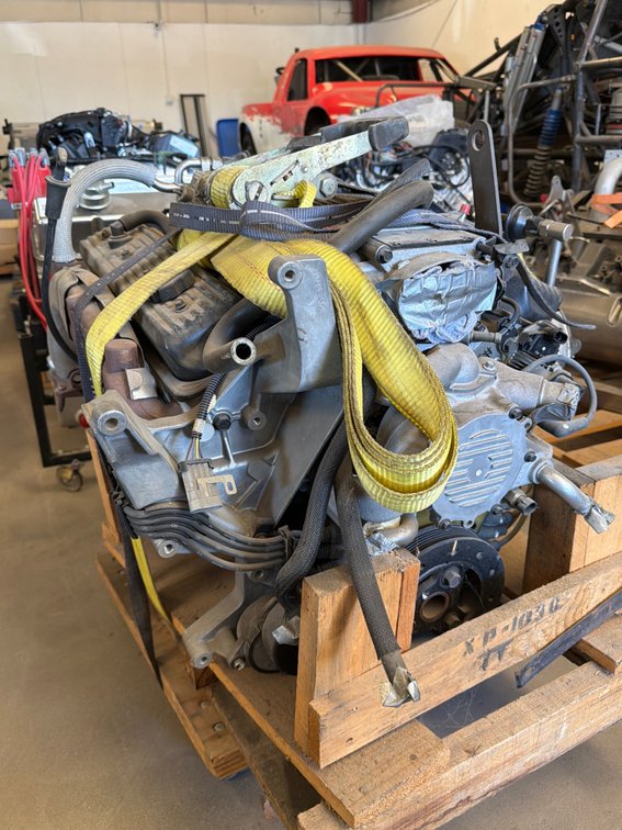 GM 5.7L LG V8 Automotive Engine Assembly