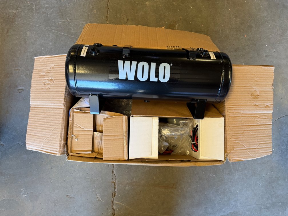 Wolo 200 PSI Air Tank and Compressor Kit
