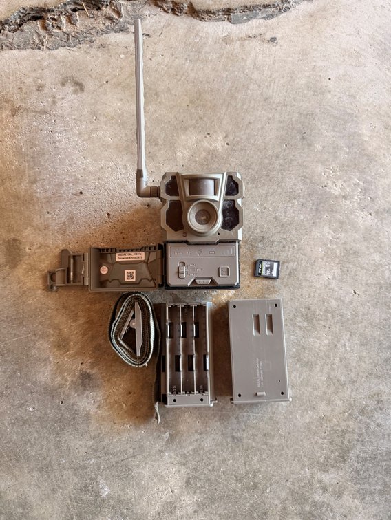 Tactacam REVEAL X Cellular Trail Camera w/ 32 GB SD Card and Mounting Strap