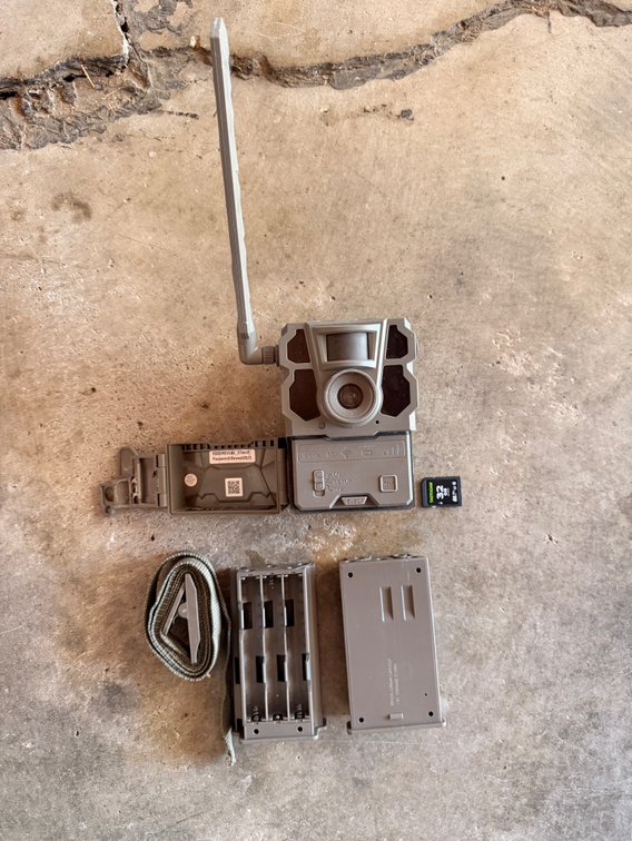 Tactacam REVEAL X Cellular Trail Camera w/ 32 GB SD Card and Mounting Strap