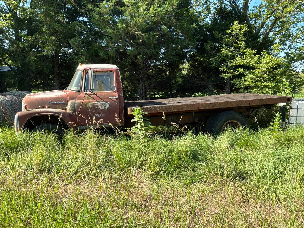 International Harvester Loadstar 1600 Flatbed Truck