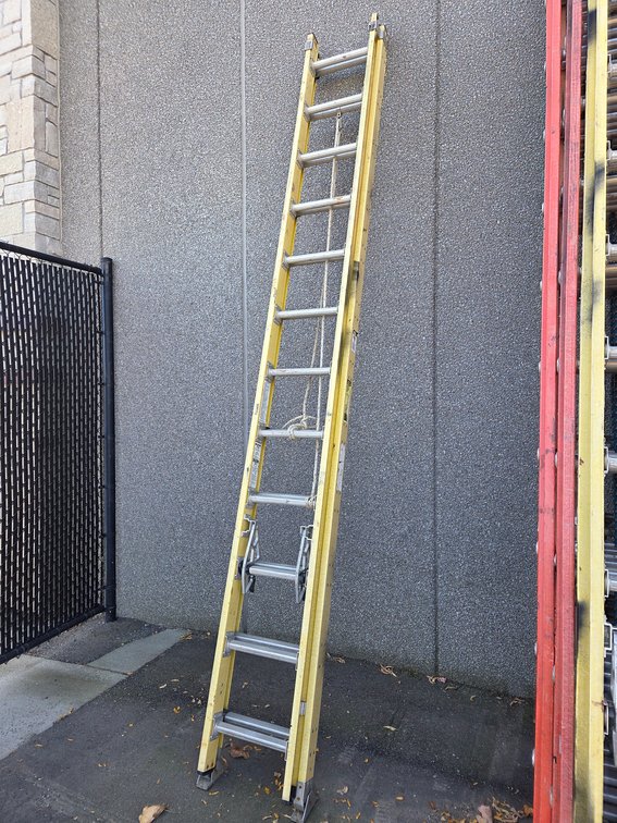 24' Fiberglass Extension Ladder