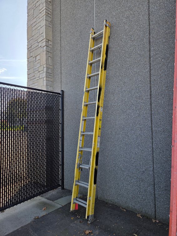 24' Fiberglass Extension Ladder