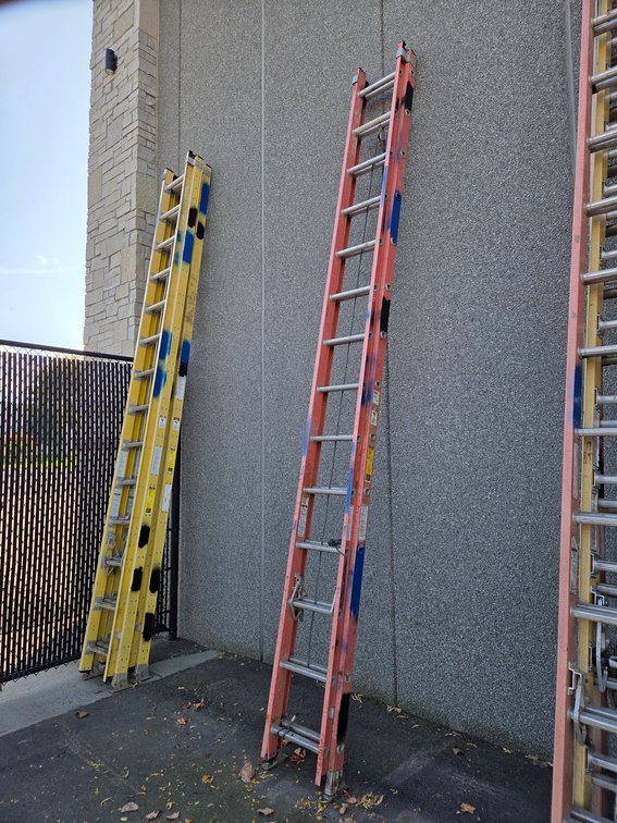 28' Werner Fiberglass Extension Ladder