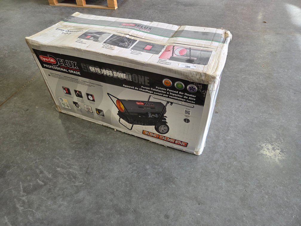 Dyna-Glo Deluxe Nipco Heater- NIB