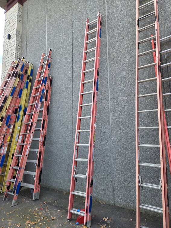 Werner 32' Fiberglass Extension Ladder