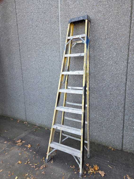 8' Fiberglass Step Ladder
