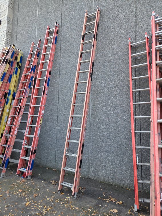 Werner 30' Fiberglass Extension Ladder