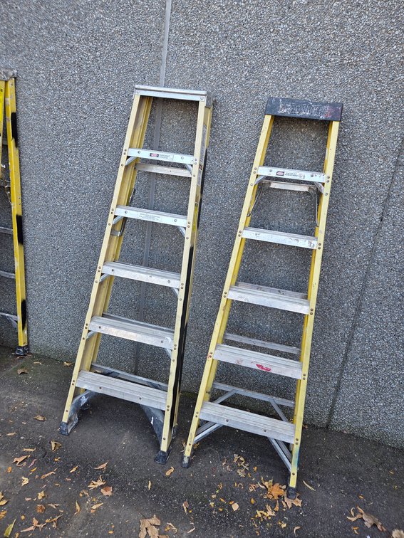 2 Keller Kpro 6' Fiberglass Step Ladders