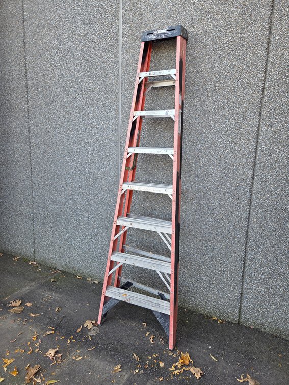 8' Fiberglass Step Ladder