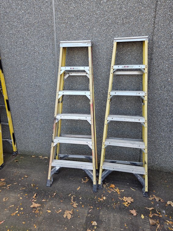 2 Keller Kpro 6' Fiberglass Step Ladders