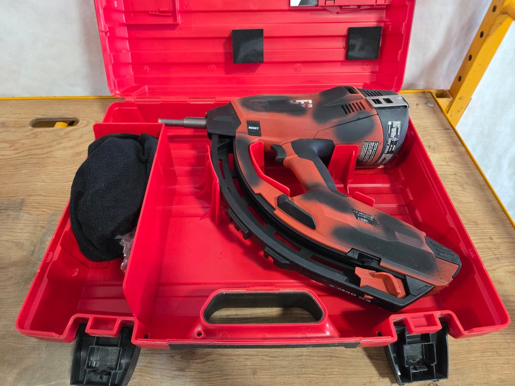 Hilti GX3 Gas Nailer