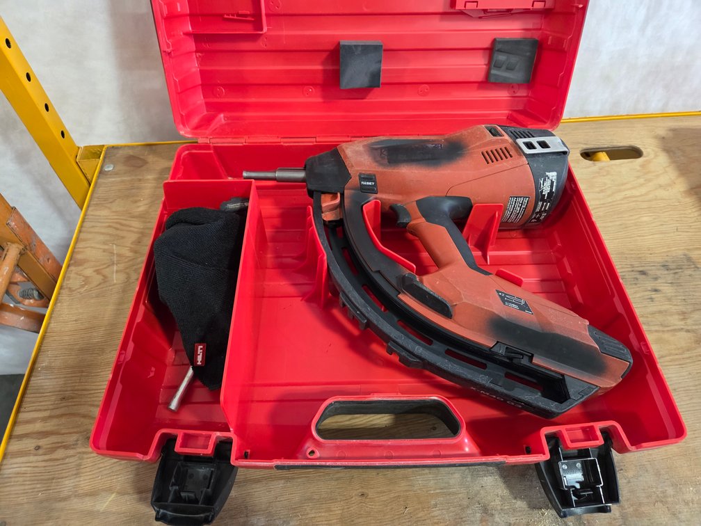 Hilti GX3 Gas Nailer