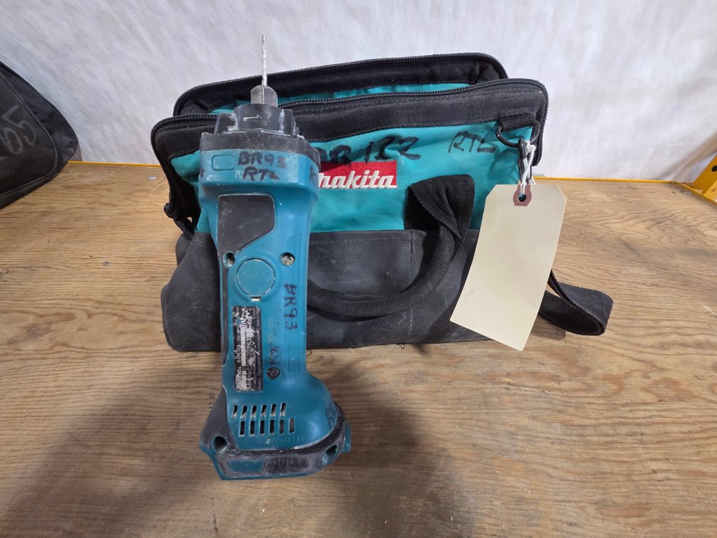 Makita LXT 19V  XOCO1 Cordless Cutout Tool