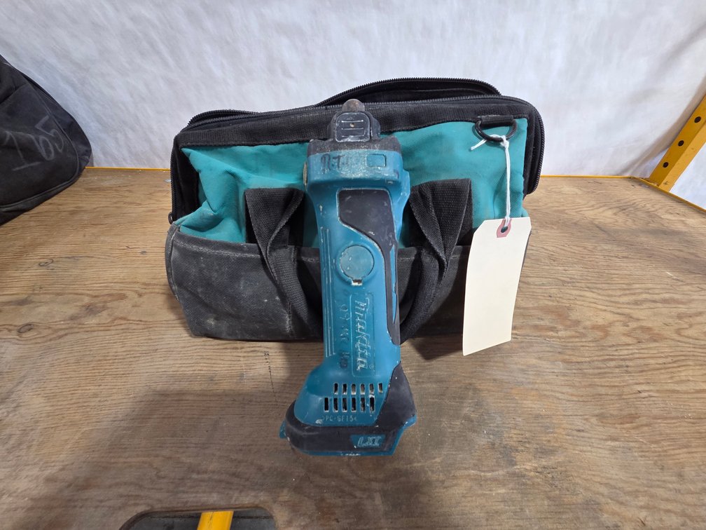 Makita LXT 19V  XOCO1 Cordless Cutout Tool