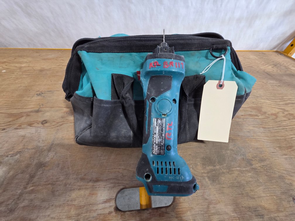 Makita LXT 18V  XOCO1 Cordless Cutout Tool