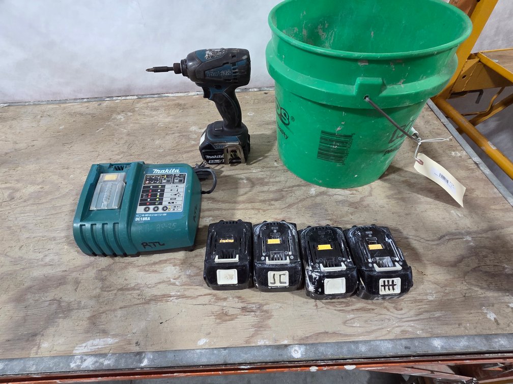 Makita LXDT04 18V Impact Driver
