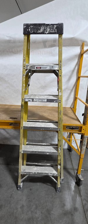6' Fiberglass Step Ladder