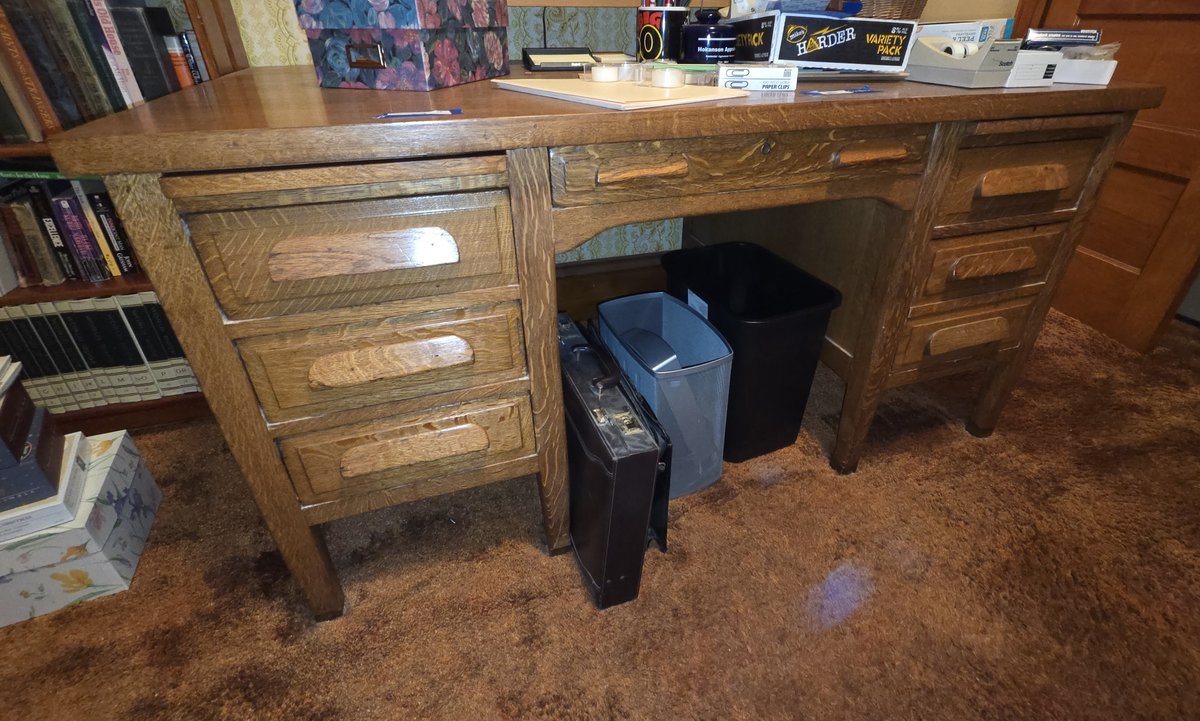 Large Wooden Desk (60"Wx36"Dx30"H)