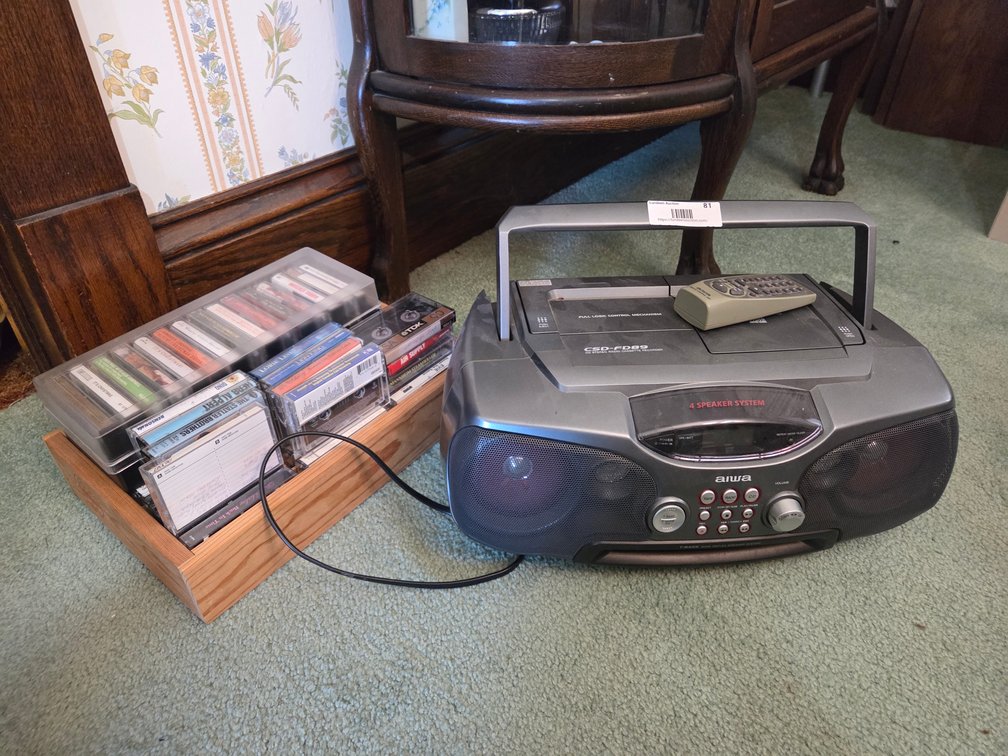 Aiwa CD Player- Vtech Cordless Phone- Digital Picture Frame