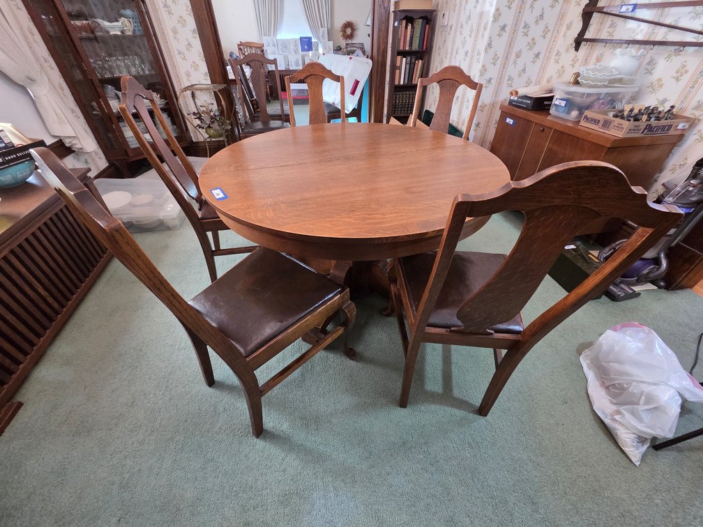 Antique Round Dining Room Table W/6 Chairs