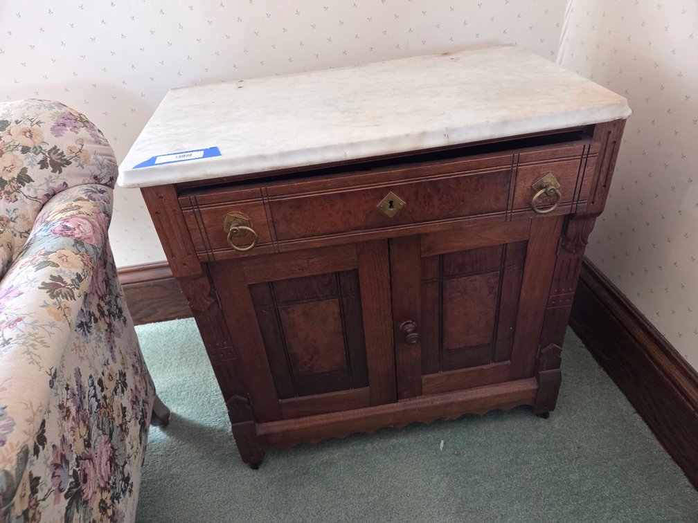 Marble Top Side Table (30Wx17Dx30H)