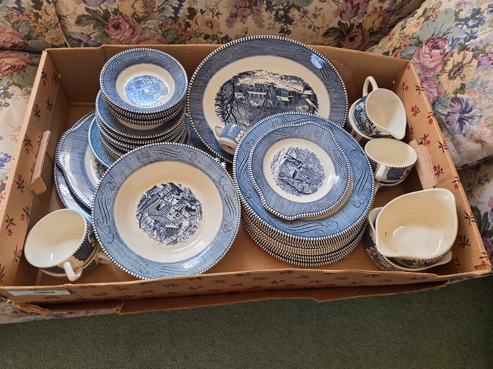 "Currier & Ives" China Set