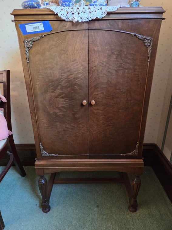 Vintage Cabinet (23Wx16Dx43H)