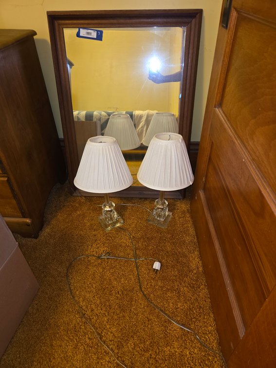 Mirror(34x25) and 2 Lamps