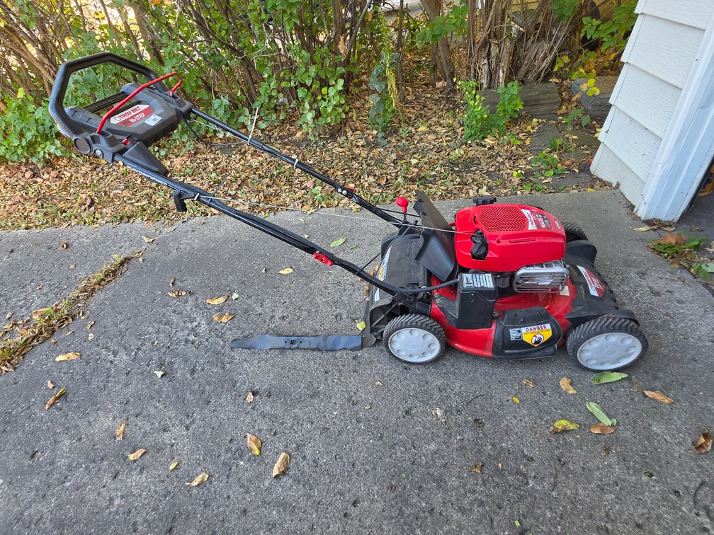 Troy-Bilt 21" Instep Lawnmower