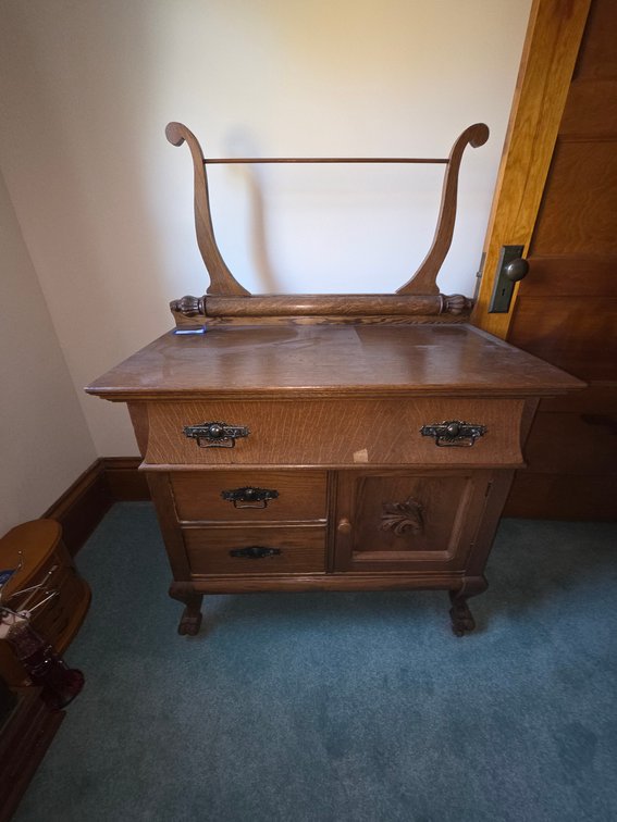 Vintage Wash Stand (33Wx19Dx42H)