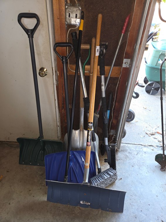 Snow Shovels-Aluminum Scoop Shovel- Deck Brushes
